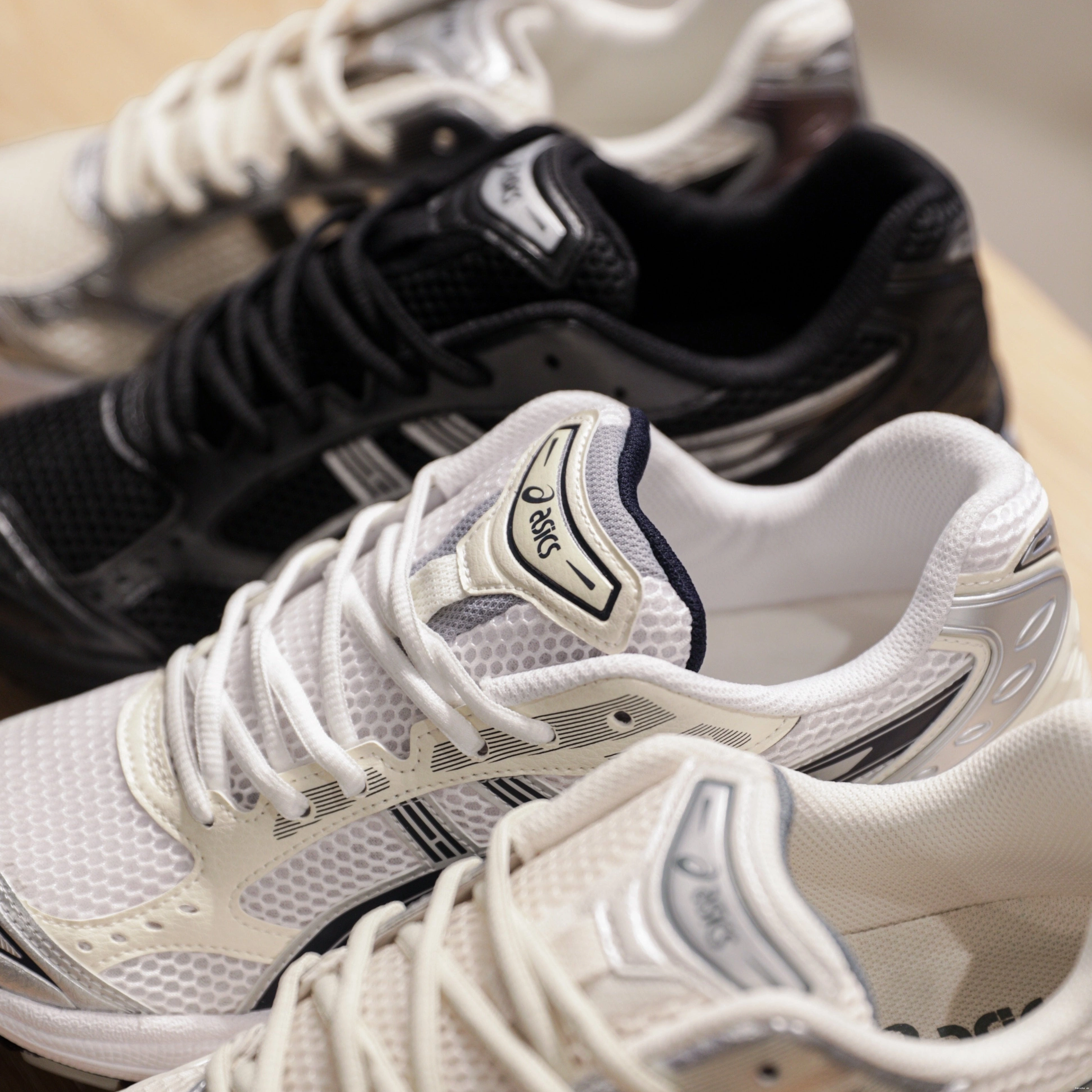 14 White ASICS Midnight W Gel-Kayano 0818